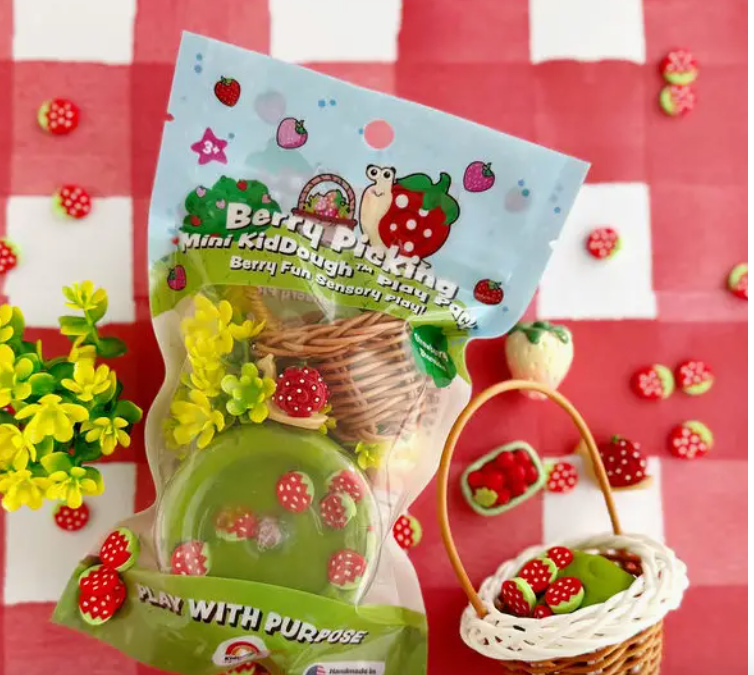 Berry Picking Mini Play Pack