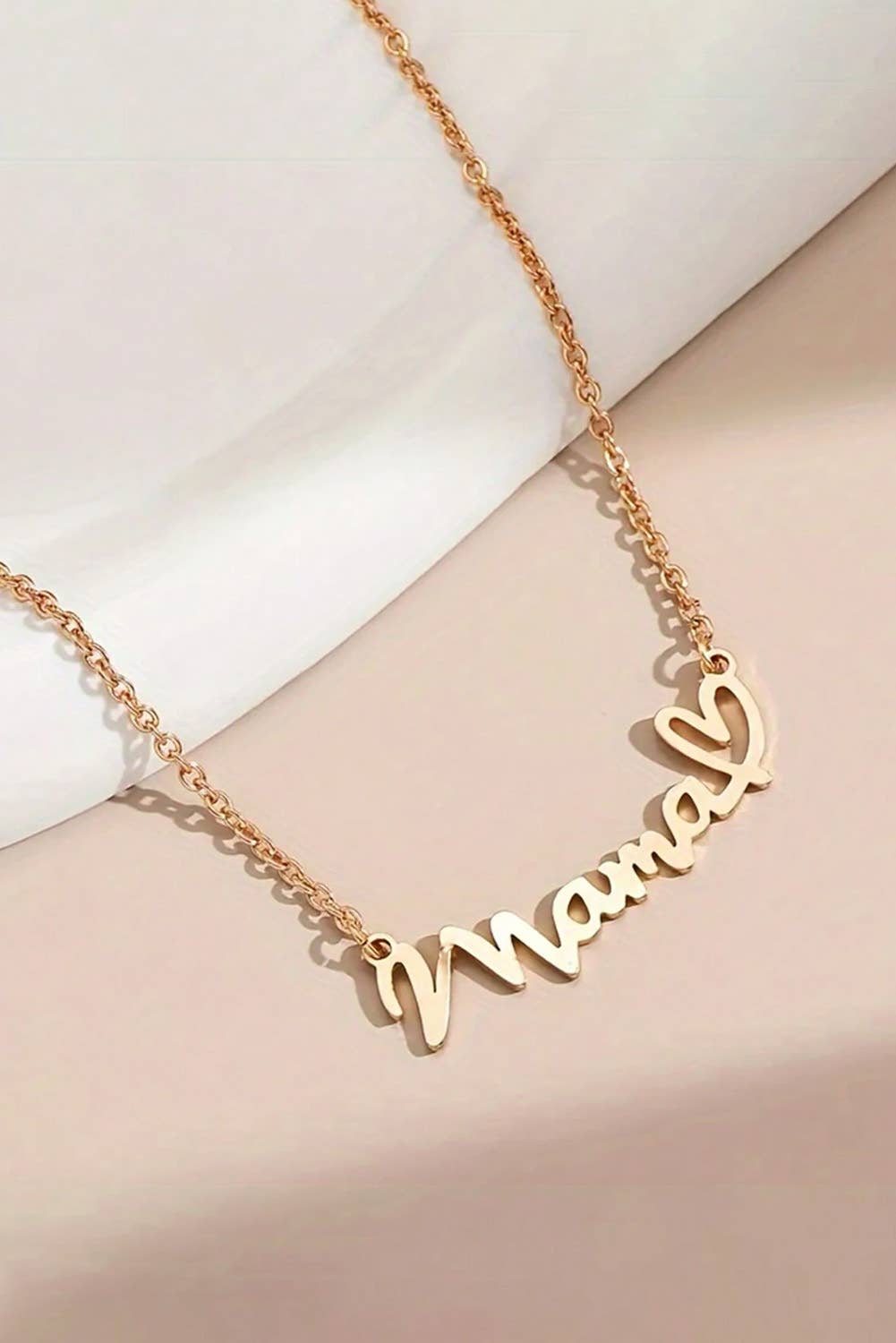 Mama Heart Pendant Chain Necklace: Gold