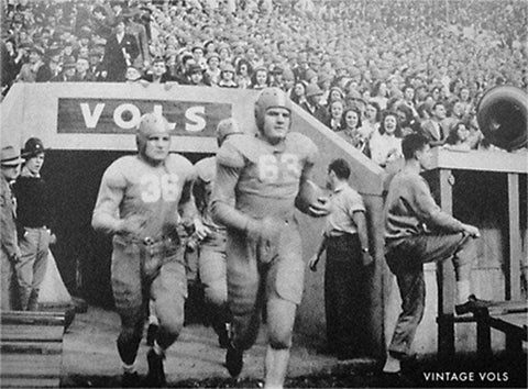 Tennessee Volunteers Football Team - Vintage Magnet