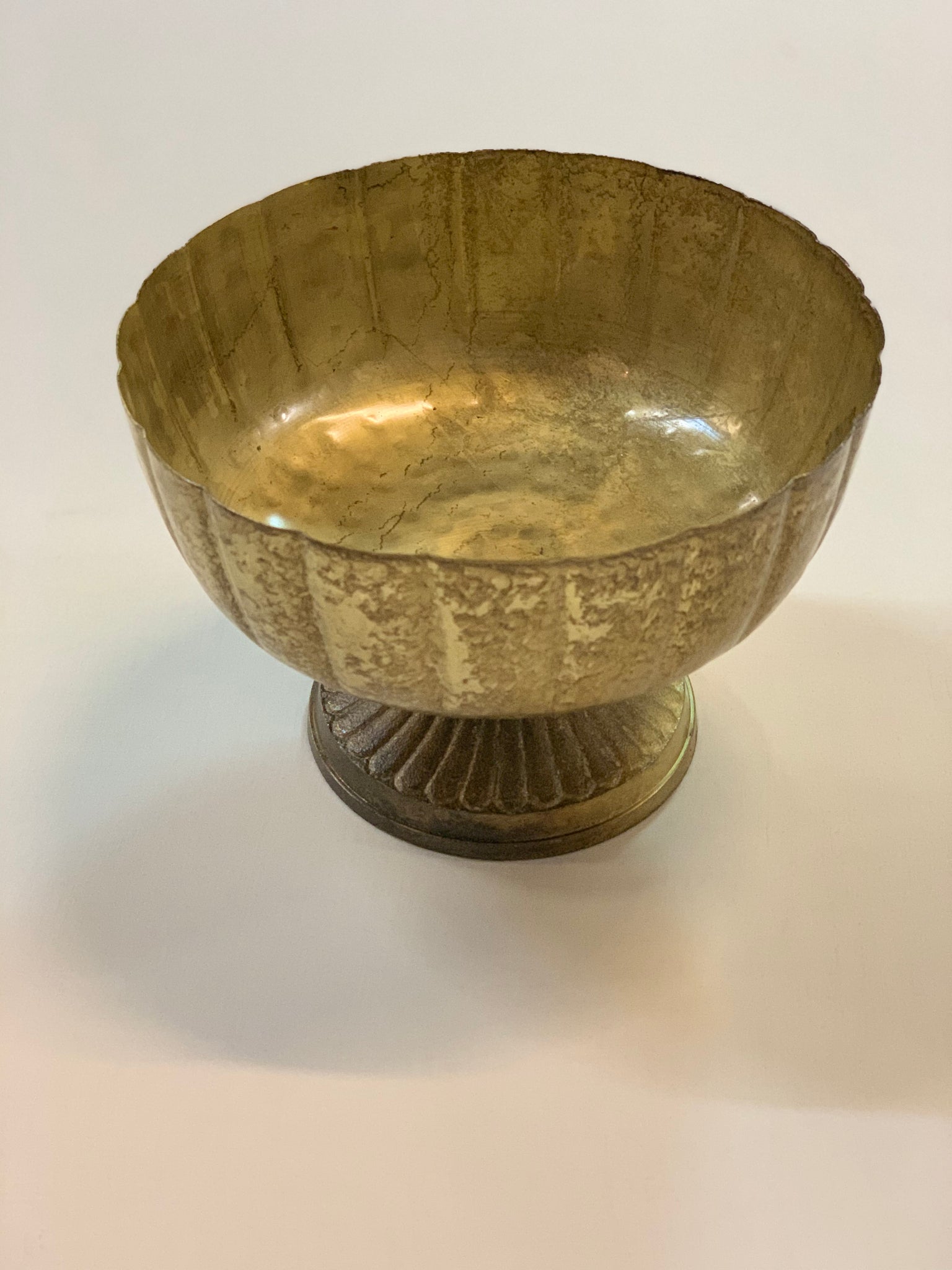 Gold Scalloped Display Bowl