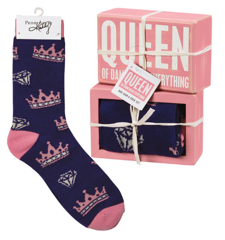 Box Sign & Sock Set - Queen Of Near Everything